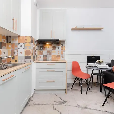Stylish Rajska With Free Parking In Downtown By Renters Gdansk