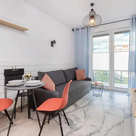Stylish Rajska With Free Parking In Downtown By Renters Apartment *