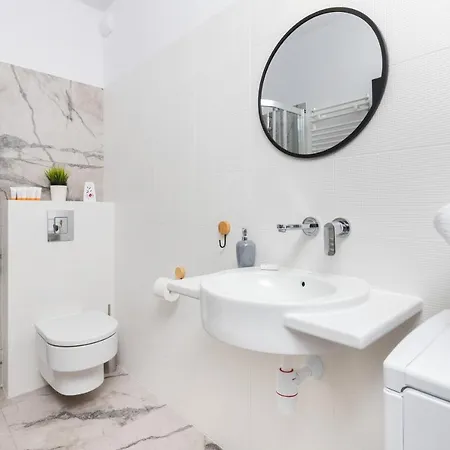 Appartement Stylish Rajska With Free Parking In Downtown By Renters Gdańsk