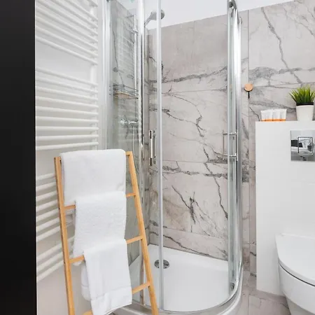 Stylish Rajska With Free Parking In Downtown By Renters Appartement Gdańsk