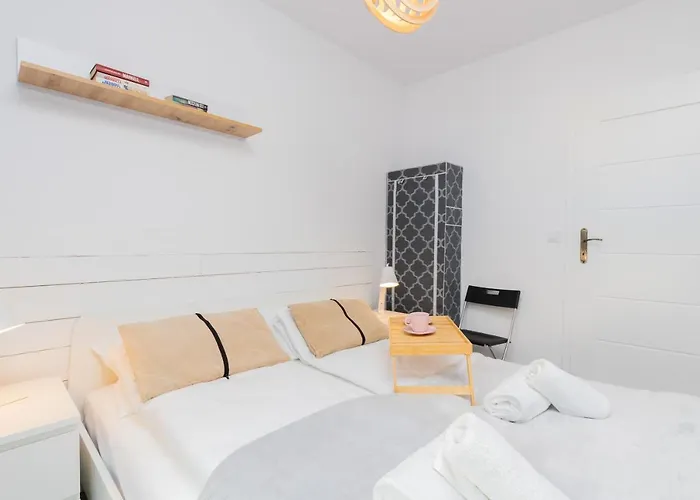 Daire Stylish Rajska With Free Parking In Downtown By Renters *