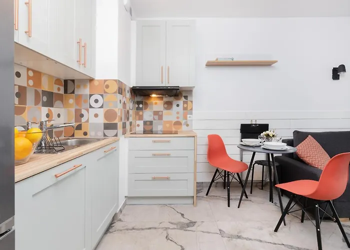 Stylish Rajska With Free Parking In Downtown By Renters Gdańsk