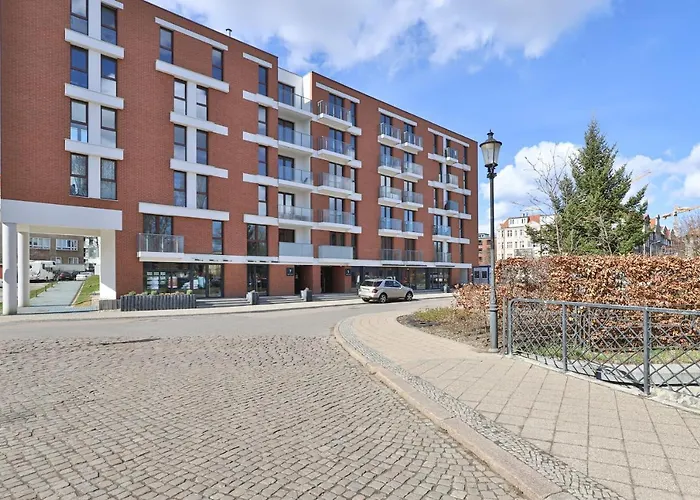 Stylish Rajska With Free Parking In Downtown By Renters Gdansk