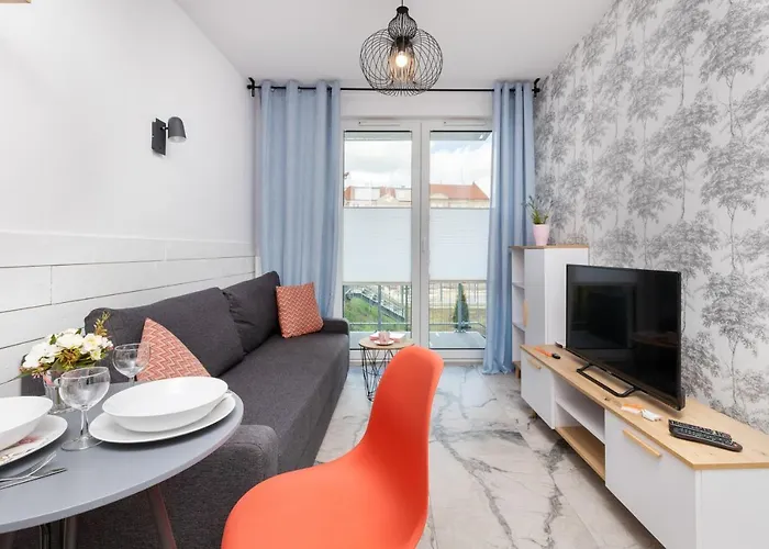 Stylish Rajska With Free Parking In Downtown By Renters Daire *