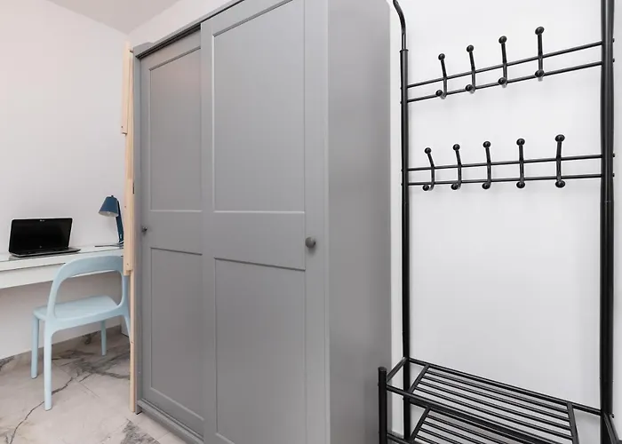 Stylish Rajska With Free Parking In Downtown By Renters Apartament