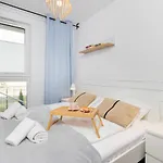 Stylish Rajska With Free Parking In Downtown By Renters Apartamento *