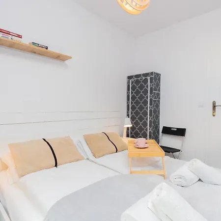 Lejlighed Stylish Rajska With Free Parking In Downtown By Renters *