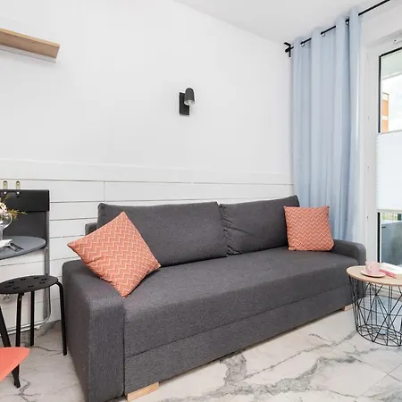 Stylish Rajska With Free Parking In Downtown By Renters Lejlighed *